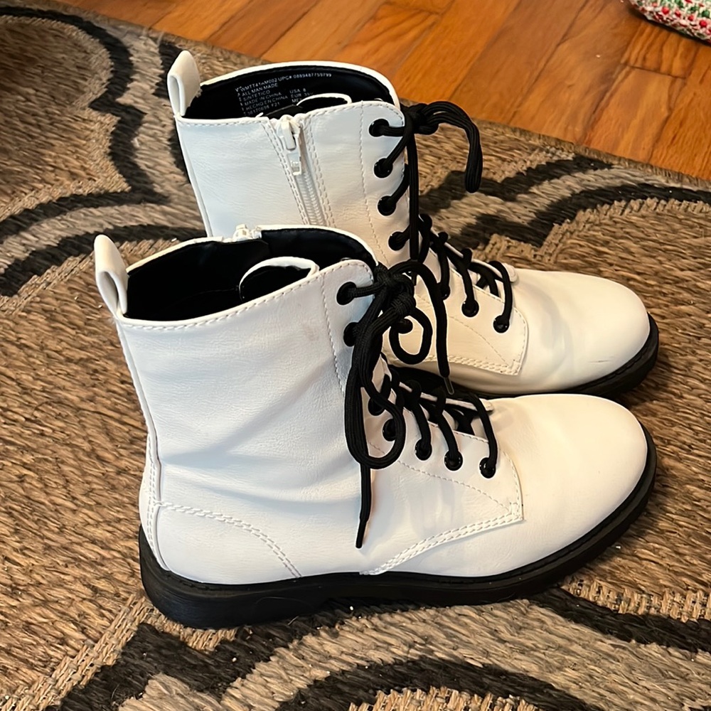 Time and Tru White Combat Boot